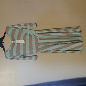 Womens lightweight knee length dress size medium